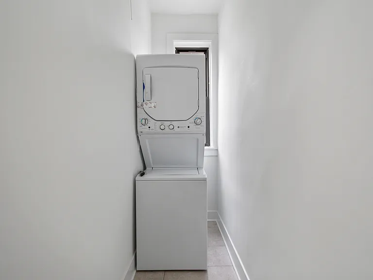 2347 W Iowa St #1F — Photo 9