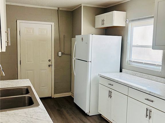 3rd image of 2813 Short 20th St