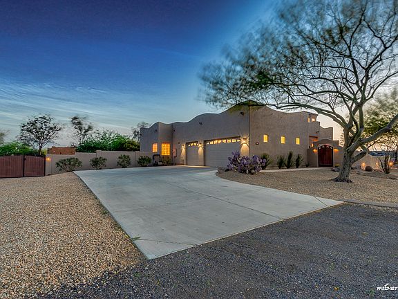 2nd image of 1411 W Desert Hills Estate Dr
