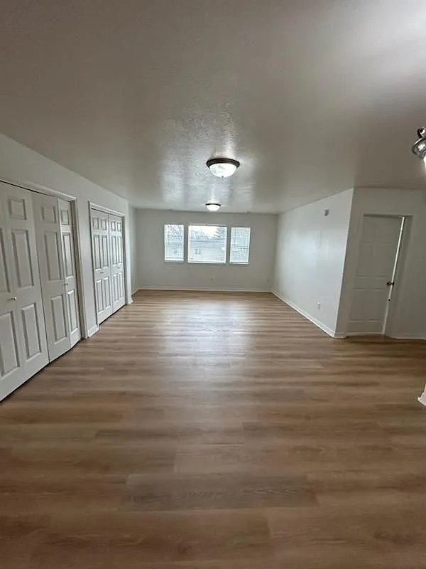 Country Lane Apartments — Photo 2