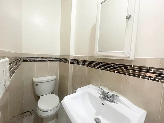 Rented by Pear NYC LLC | media 15