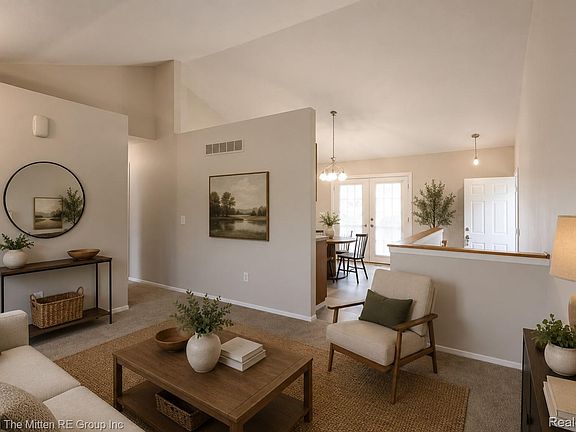 3rd image of 16222 Hillsbriar Dr