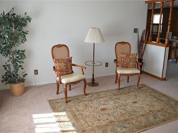 4th image of 10302 Nassau Ln