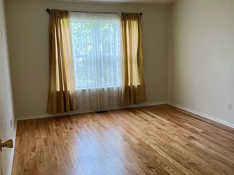 103 Nutmeg Ln — Photo 12