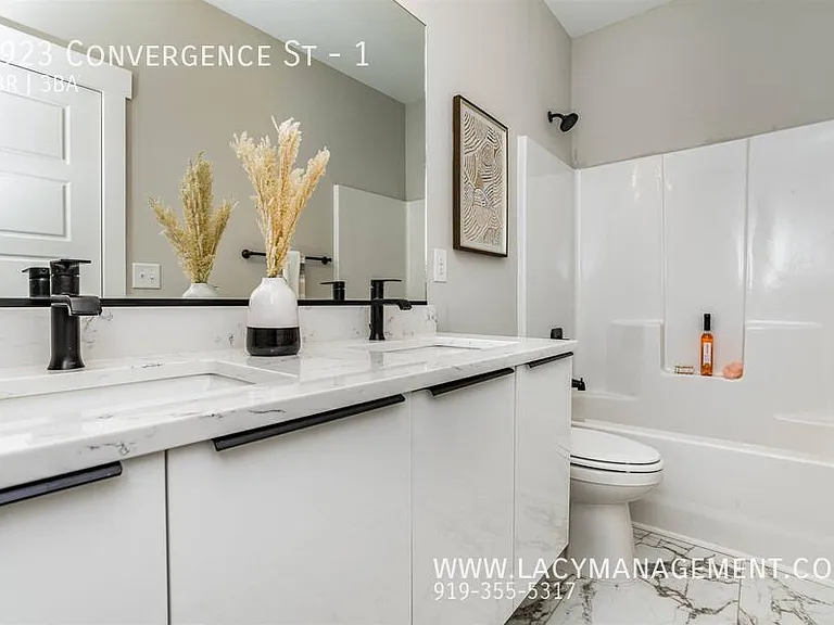 3923 Convergence St #1 — Photo 41