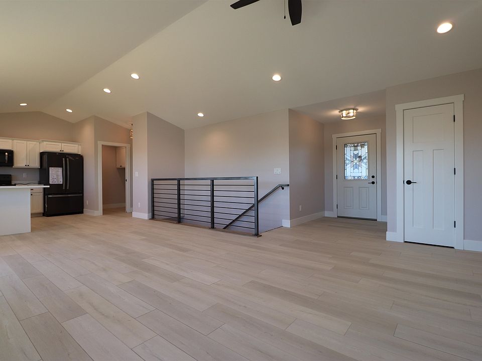 2044 Sky Blue Dr, Dubuque, IA 52001 Zillow