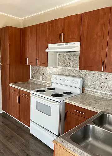 230 W Lee Ave Photo 1