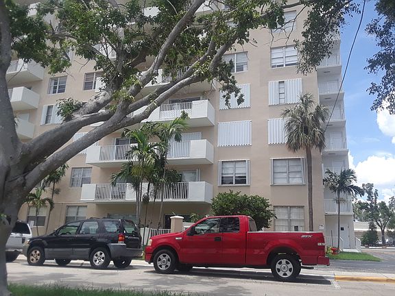 5th image of 1455 N Treasure Dr APT 3P