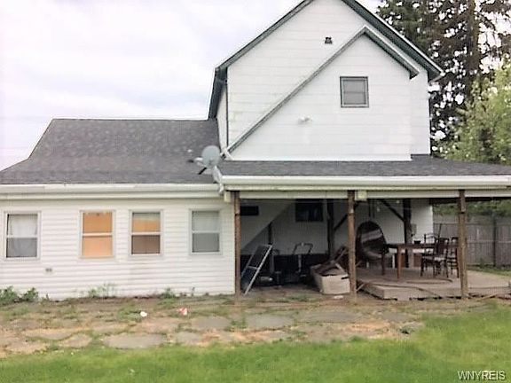 2nd image of 3204 S Park Ave
