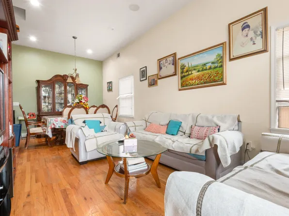 215 South Street image 3 of 37