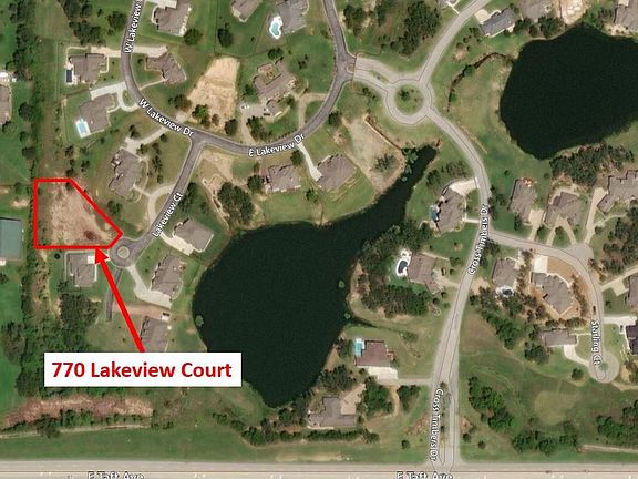 2nd image of 770 Lakeview Ct
