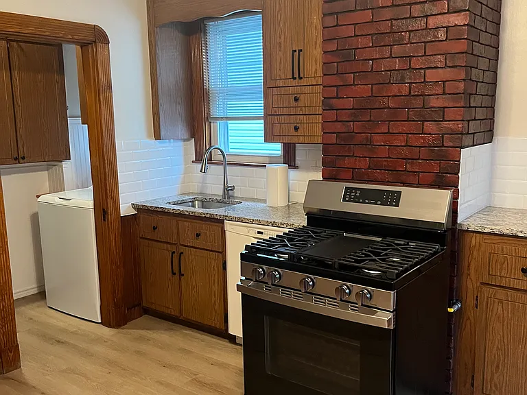 10 Antrim St #2 — Photo 8