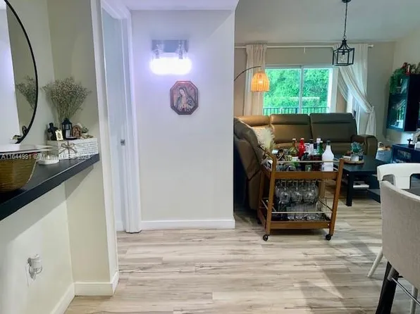 2103 Renaissance Blvd APT 305, Miramar, FL 33025