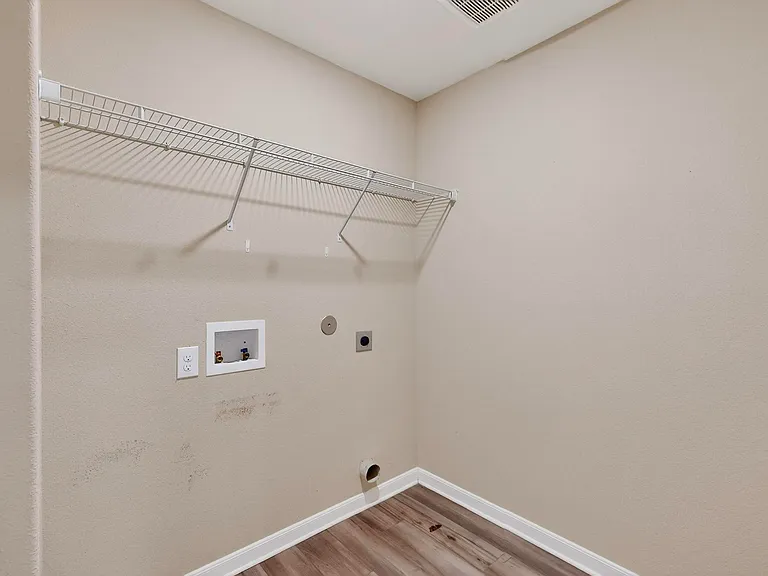 305 Honeysuckle Ln — Photo 18