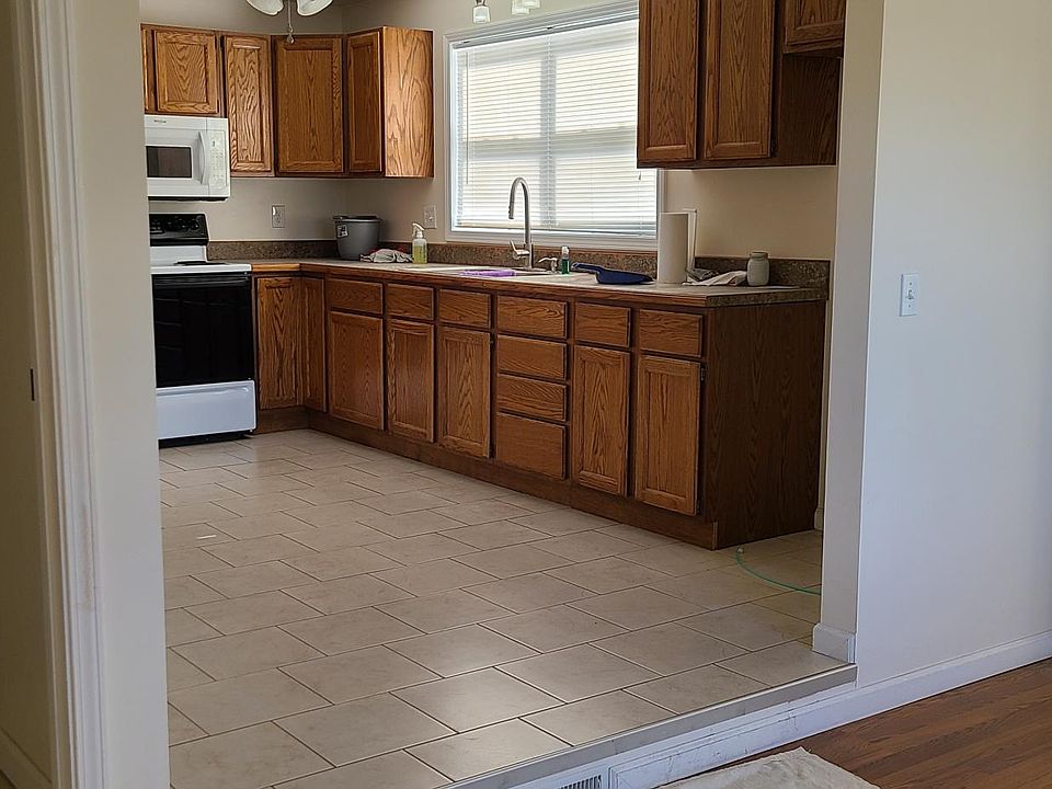2nd image of 479 Pitman Hill Rd