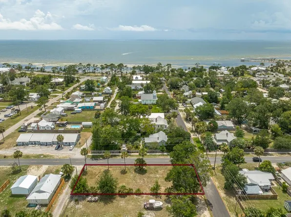 2 8th St, Pt Saint Joe, FL 32456