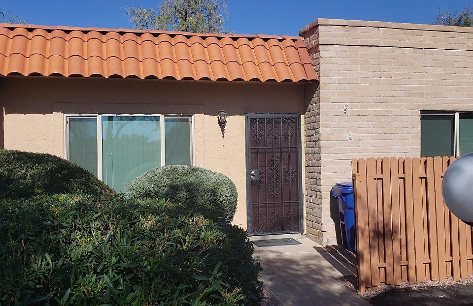 1st image of 723 S Pantano Pkwy