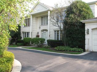 2809 Woodmere Dr, Northbrook, IL