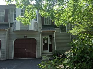 23 Pinehurst Dr, Washington, NJ 07882