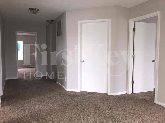 4th image of 1749 Blue Grass Pkwy