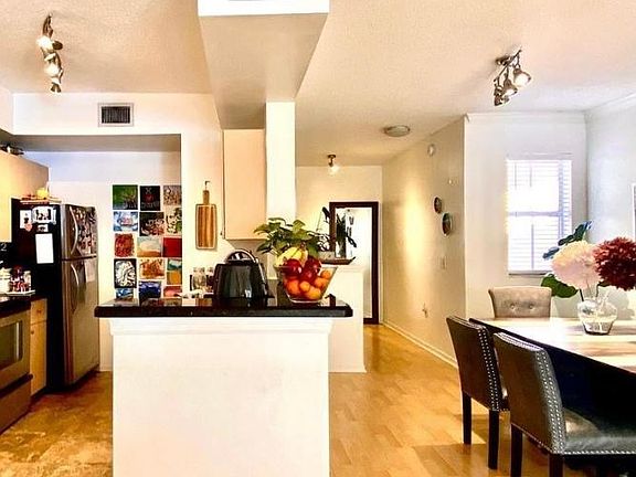 5th image of 2452 Centergate Dr APT 203