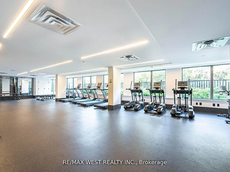 500 Wilson Ave #721 — Photo 4