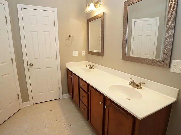 147 Moonstone Ct — Photo 29
