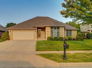2443 W Dearborn St, Springfield, MO 65807