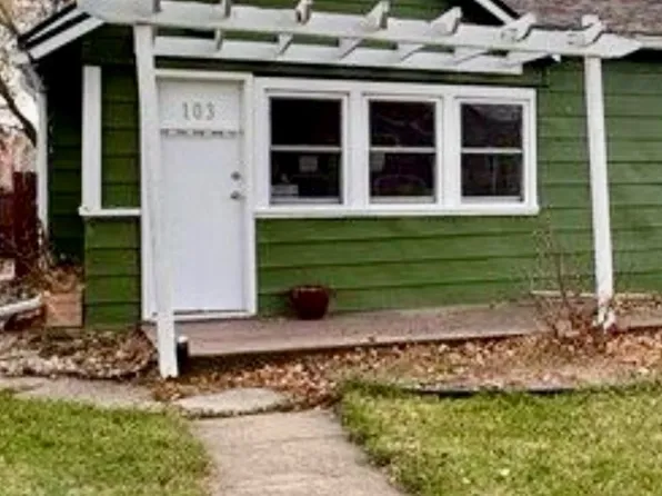 103 W Park Ave, Runnells, IA 50237