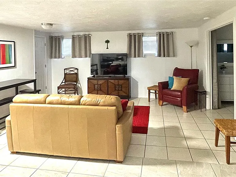 828 S Tuttle Ave #B — Photo 4