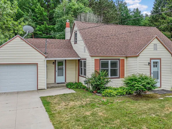 1705 Chestnut St, Cadillac, MI 49601