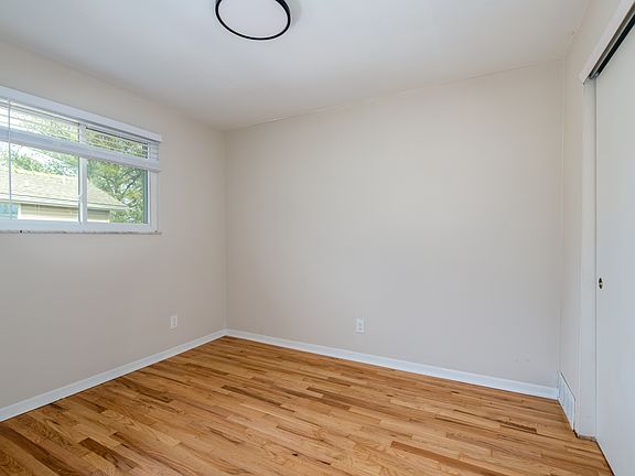 5th image of 2000 Bellevue Ave #T4