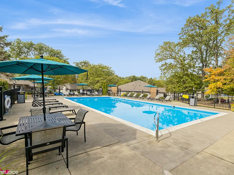 Silvertree at Little Turtle Apartments — Photo 50