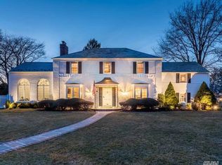 55 Dogwood Ln, Manhasset, NY 11030