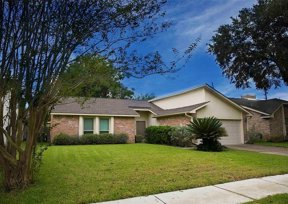1st image of 2830 Mesquite Dr