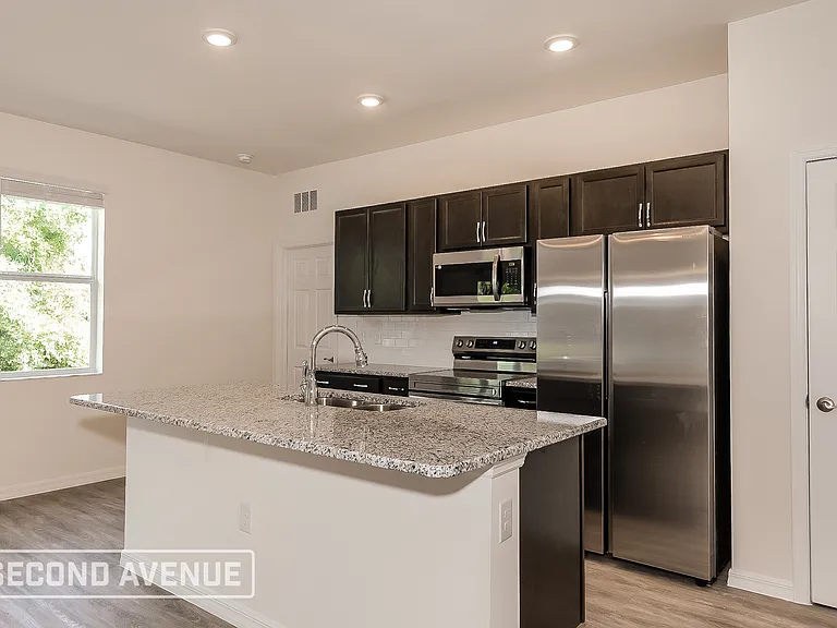 3353 Reservoir St — Photo 7
