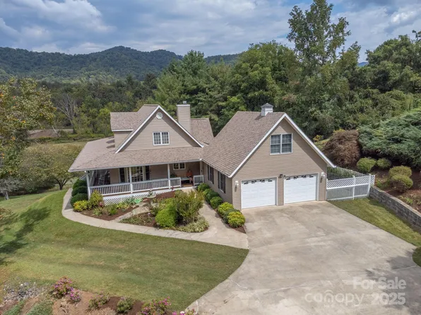 26 Horseshoe Trl, Barnardsville, NC 28709