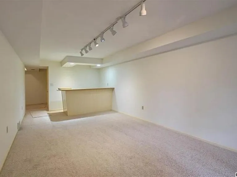 1104 Peggy Dr — Photo 12