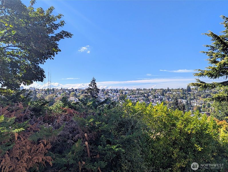 5th image of 1713 33rd Avenue