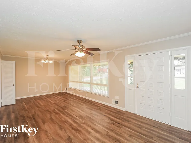 347 Judy Dr — Photo 6