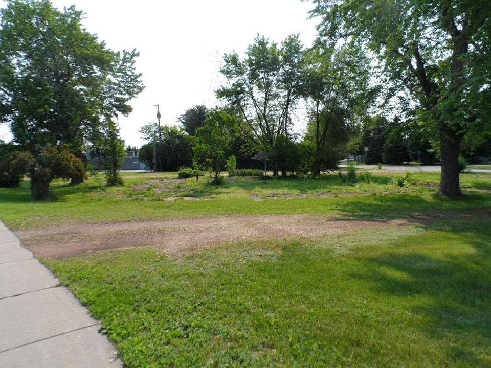 1st image of 1820 Baker Dr