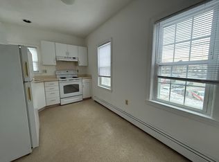 16 Bridge St APT 2, East Greenwich, RI 02818