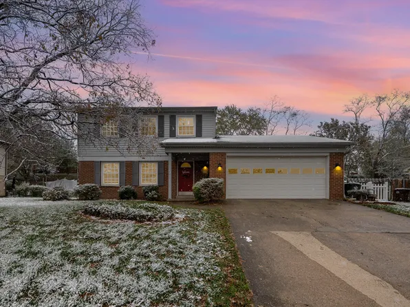3053 Village Dr, Edgewood, KY 41017