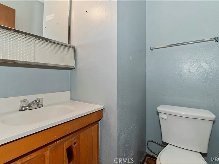 949 Pine Ln — Photo 17