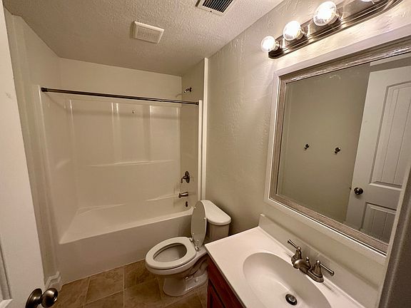 4th image of 8554 S Sunrise Oak Dr