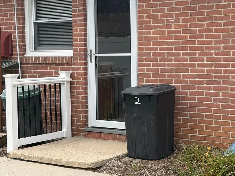 102-104 S Kelly Ave #106 — Photo 7