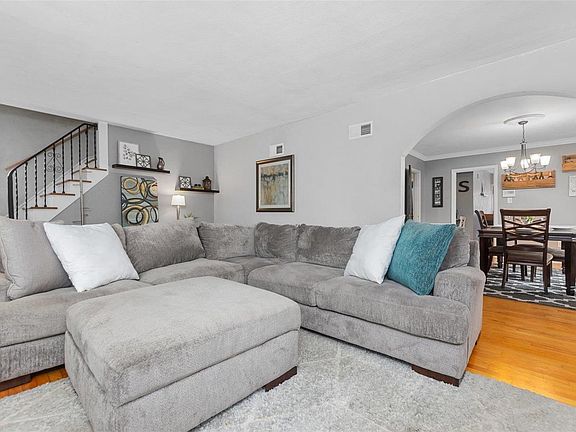 5th image of 210 N Elizabeth Ave