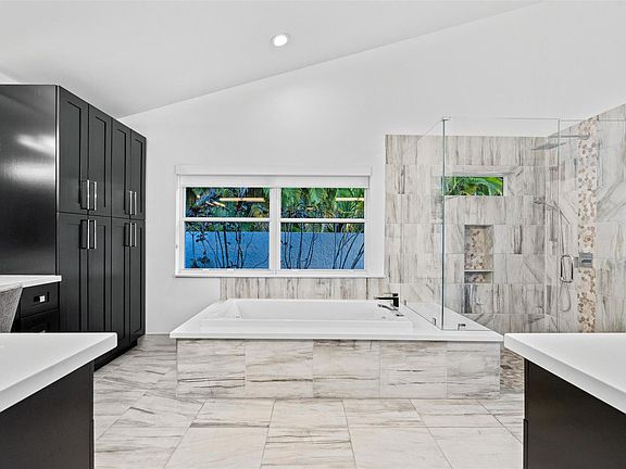 5th image of 4777 NW 92nd Terrace
