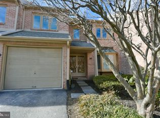72 Militia Hill Dr, Wayne, PA 19087