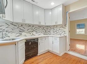 127 Hobart Ave, Bayonne, NJ